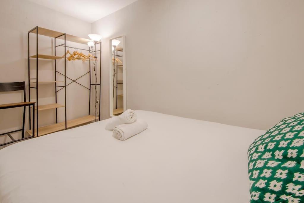 Cool Deluxe Interior Design A 2 Min De Gran Via Apartman Madrid Kültér fotó