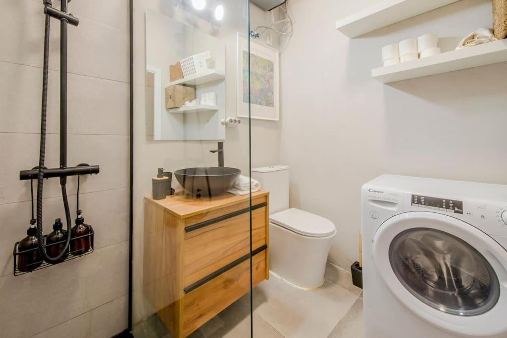 Cool Deluxe Interior Design A 2 Min De Gran Via Apartman Madrid Kültér fotó