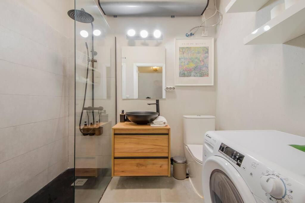 Cool Deluxe Interior Design A 2 Min De Gran Via Apartman Madrid Kültér fotó
