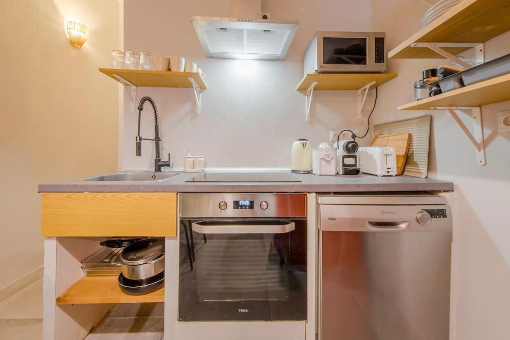 Cool Deluxe Interior Design A 2 Min De Gran Via Apartman Madrid Kültér fotó