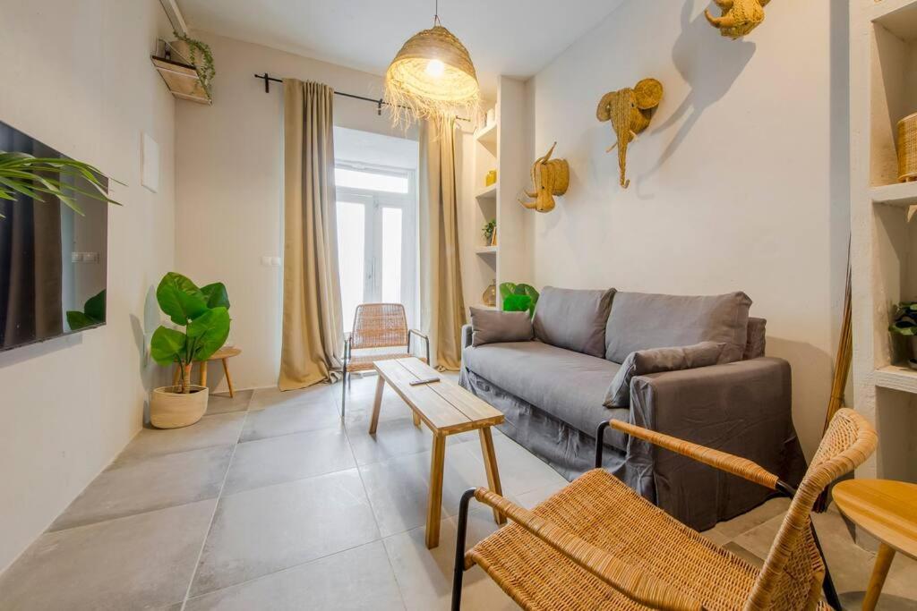 Cool Deluxe Interior Design A 2 Min De Gran Via Apartman Madrid Kültér fotó