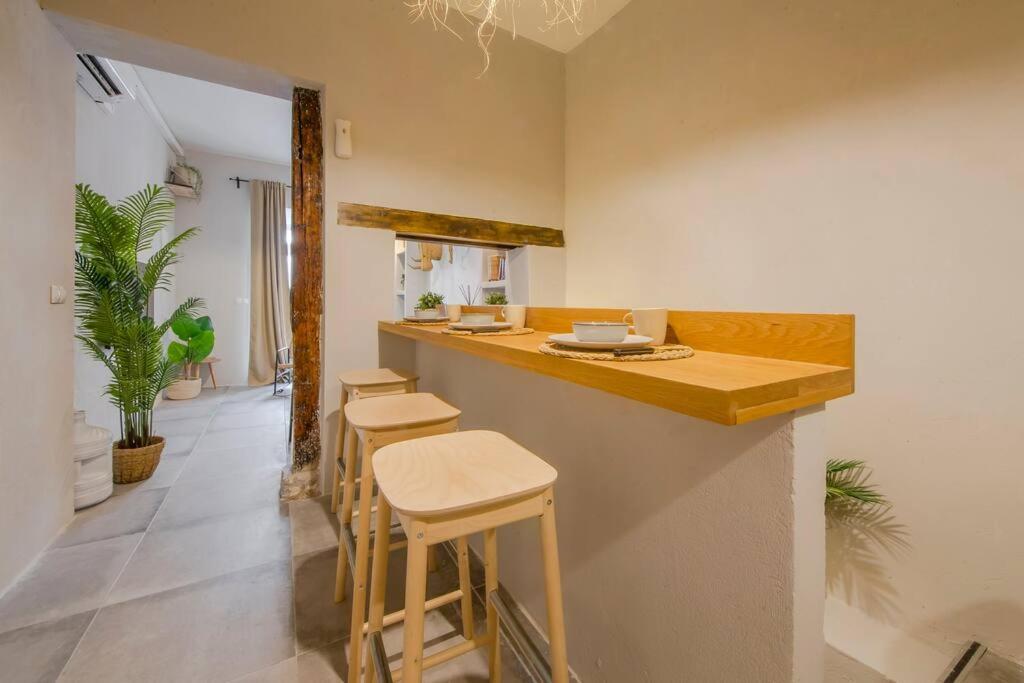 Cool Deluxe Interior Design A 2 Min De Gran Via Apartman Madrid Kültér fotó